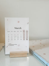 Last inn bildet i Galleri-visningsprogrammet, 2025 Bloom Desk Calendar
